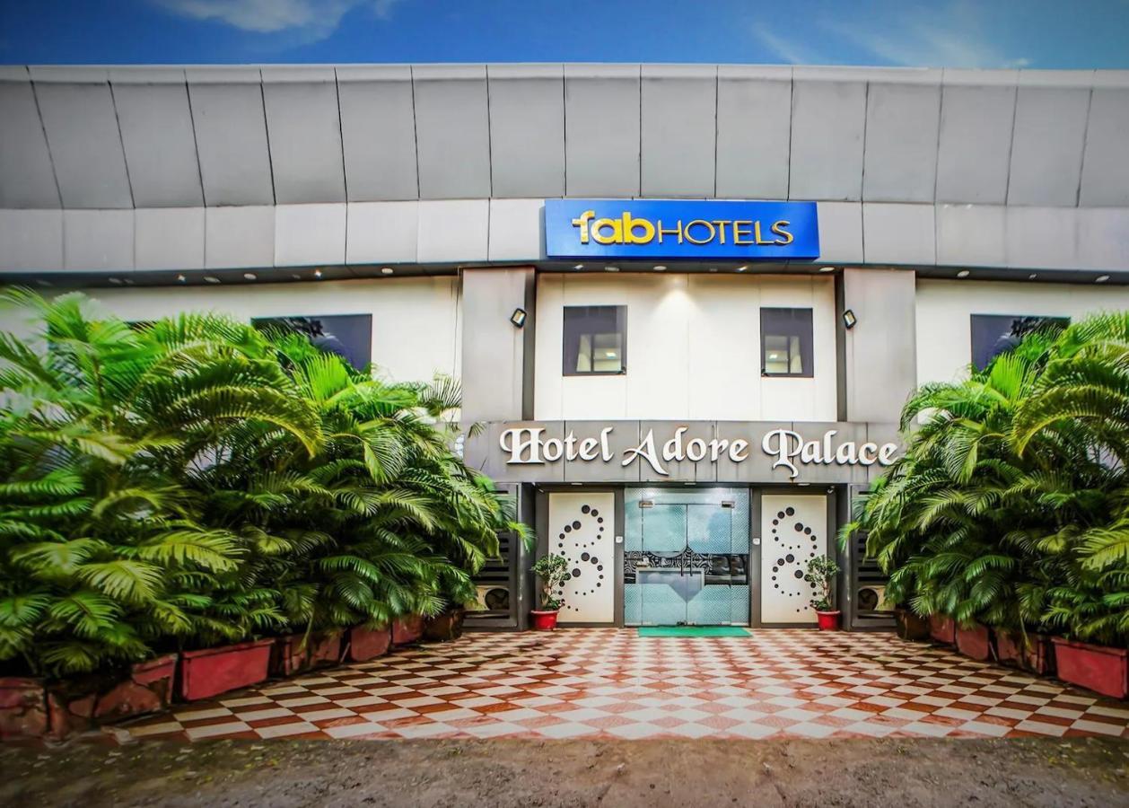 Hotel Adore Palace Mumbai Exterior foto